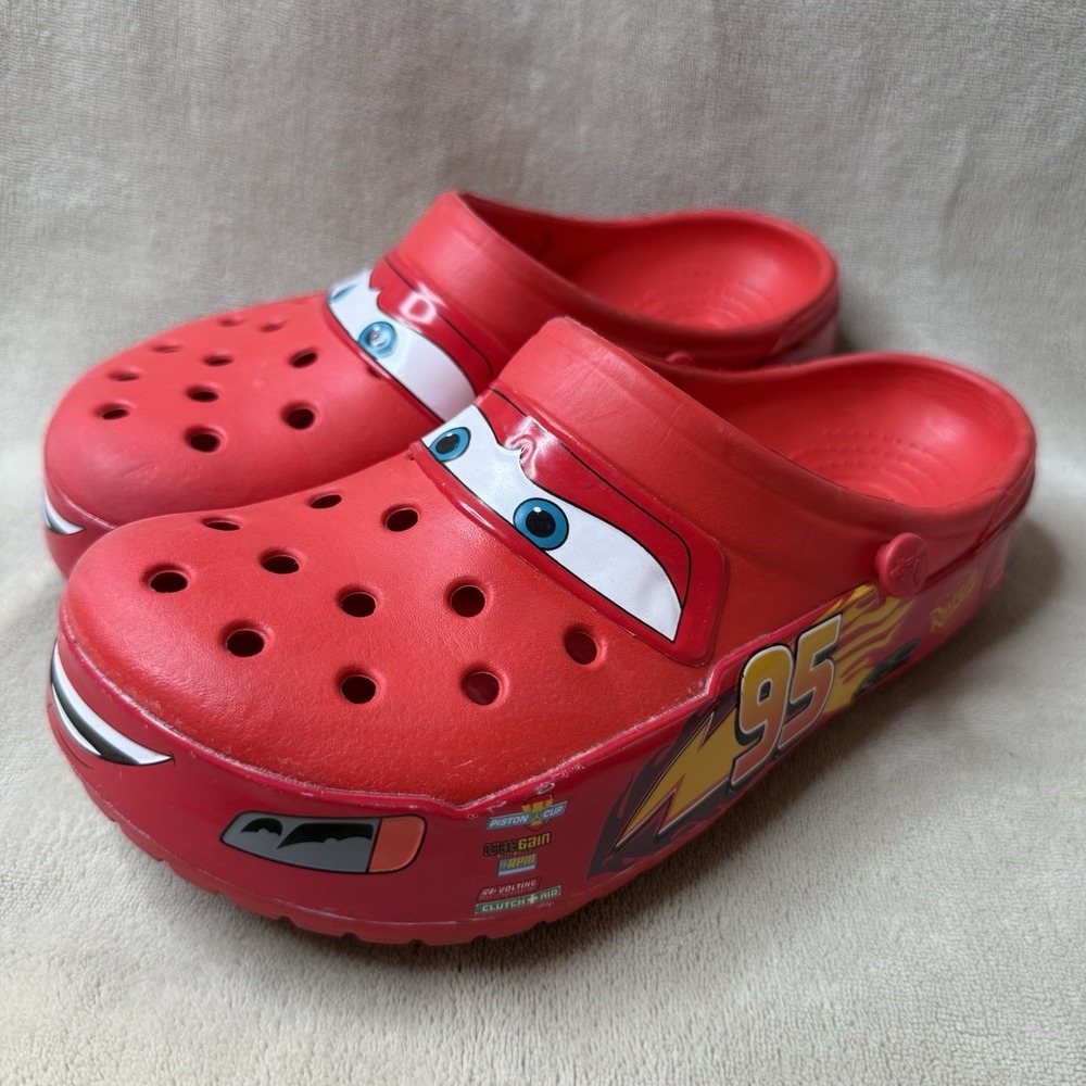 CROCS LIGHTNING McQueen 5 M 7 W limited Edition Disney *Broken Straps - Picture 2 of 10